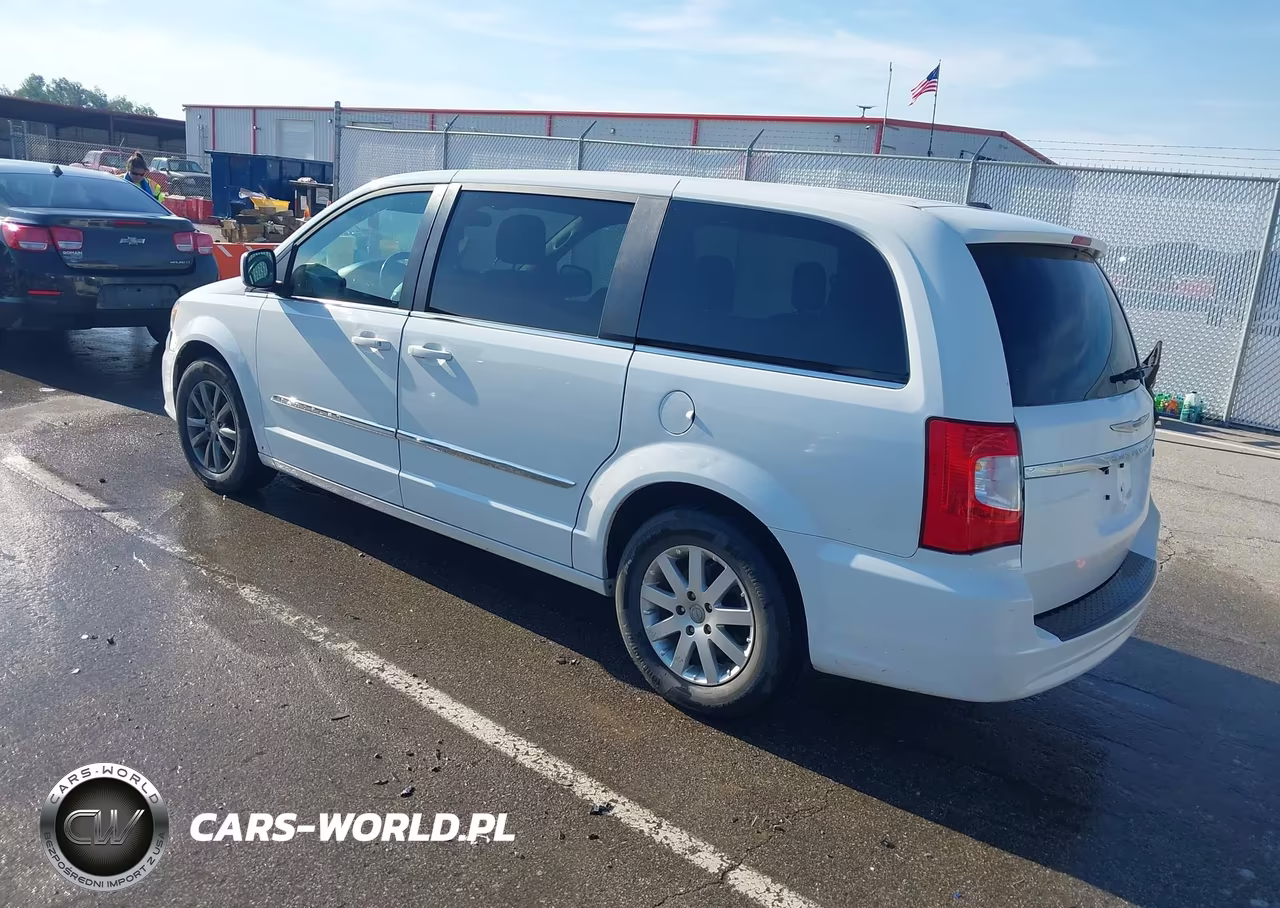 2015 Chrysler Town & Country S VIN:2C4RC1HG4FR590949 - 3