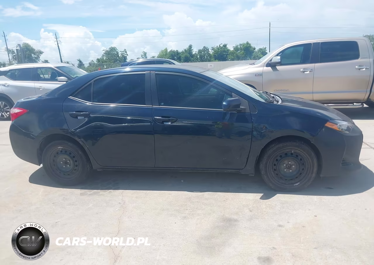 2017 Toyota Corolla Le VIN:5YFBURHE0HP622911 - 13