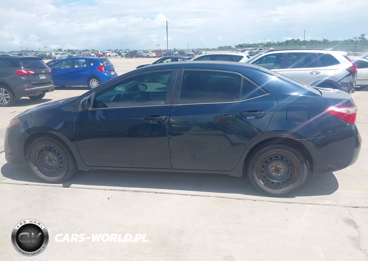 2017 Toyota Corolla Le VIN:5YFBURHE0HP622911 - 14