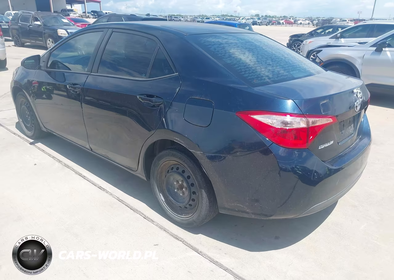 2017 Toyota Corolla Le VIN:5YFBURHE0HP622911 - 3