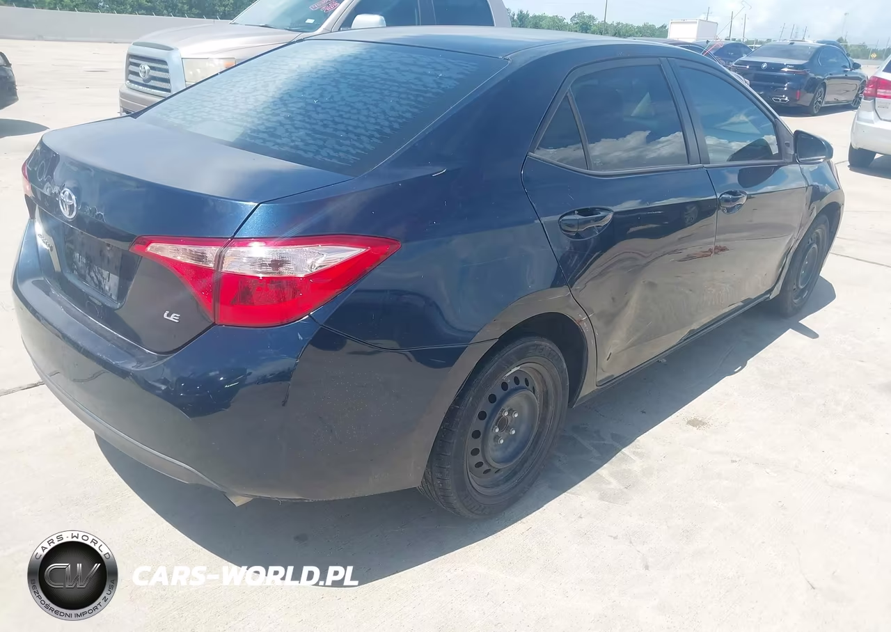 2017 Toyota Corolla Le VIN:5YFBURHE0HP622911 - 4