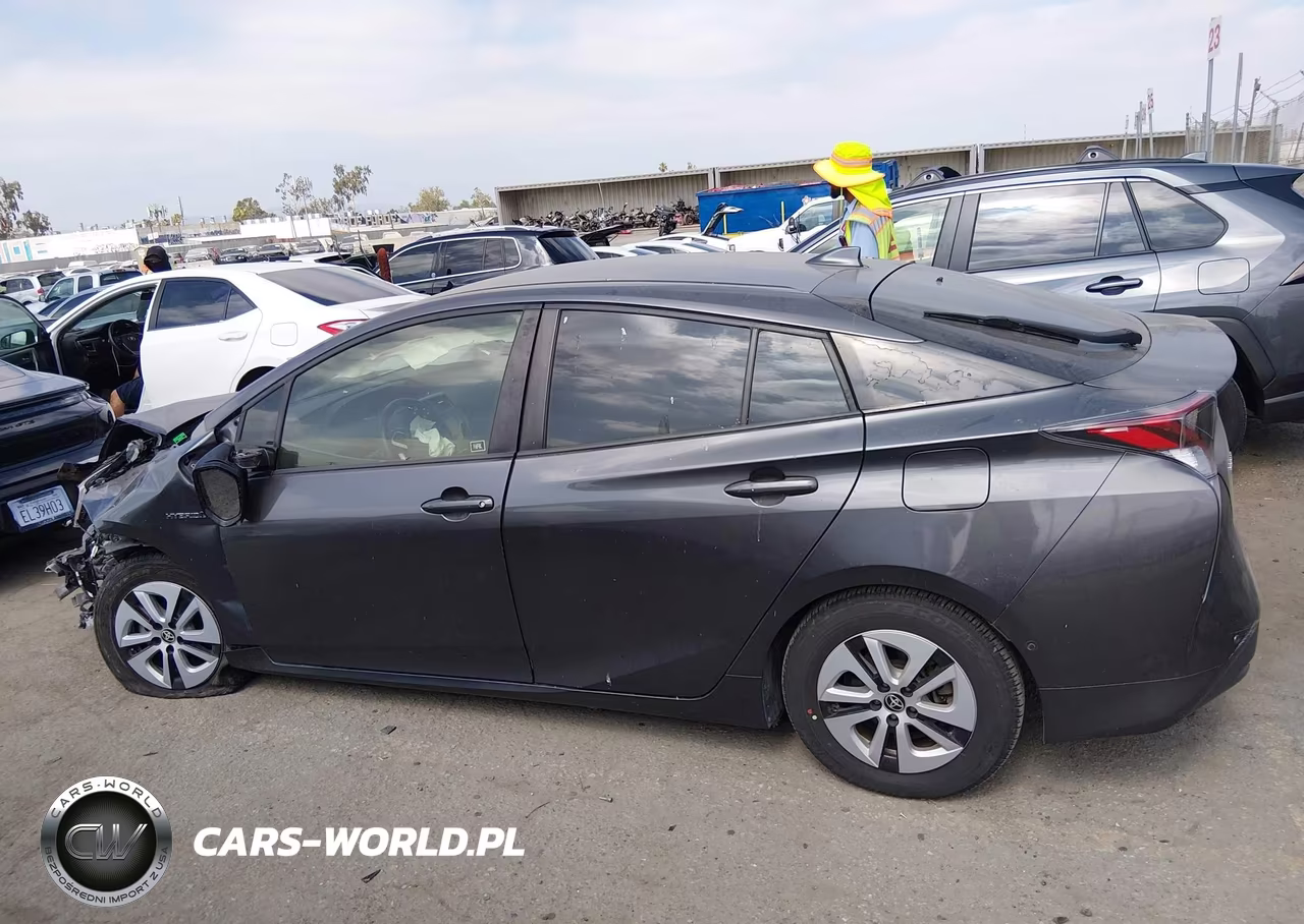 2018 Toyota Prius Two VIN:JTDKBRFU3J3065216 - 15