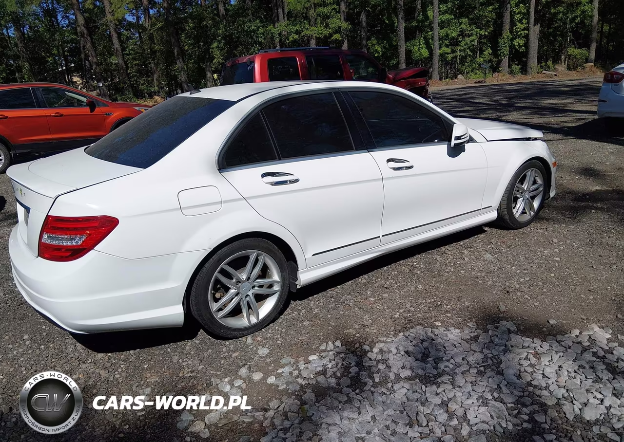 2014 Mercedes-Benz C 250 Sport VIN:WDDGF4HB6ER314478 - 4