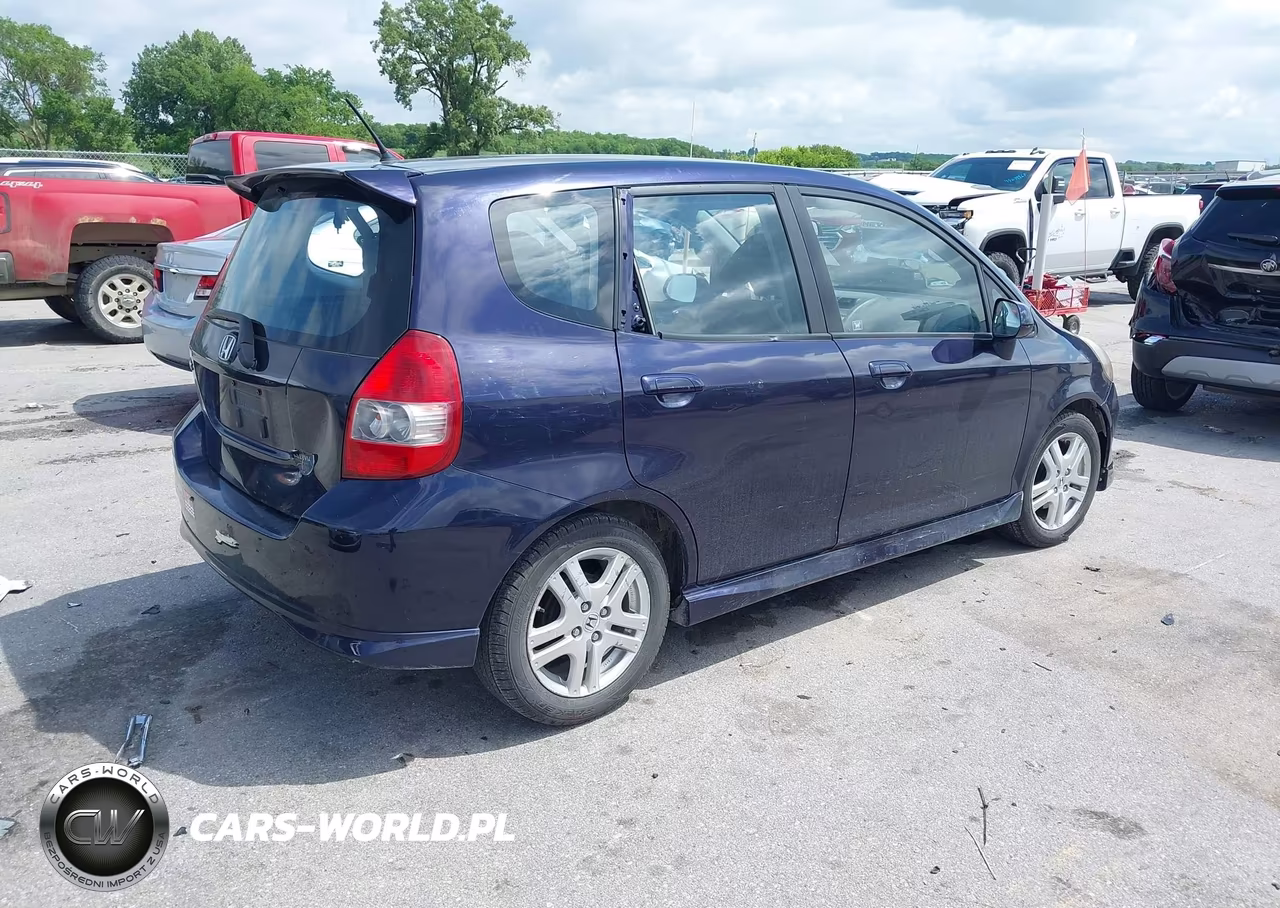 2008 Honda Fit Sport VIN:JHMGD38668S015002 - 4