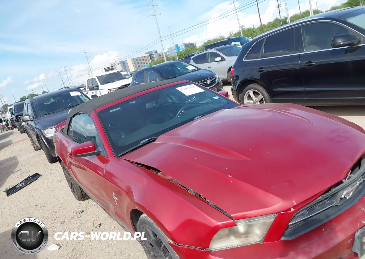 2010 Ford Mustang V6-V6 Premium