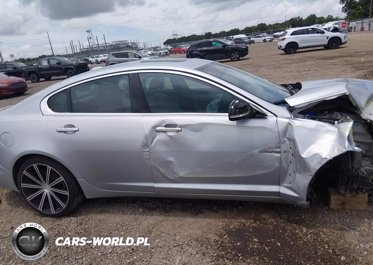 2010 Jaguar Xf VIN:SAJWA0FA0AHR63640 - 13