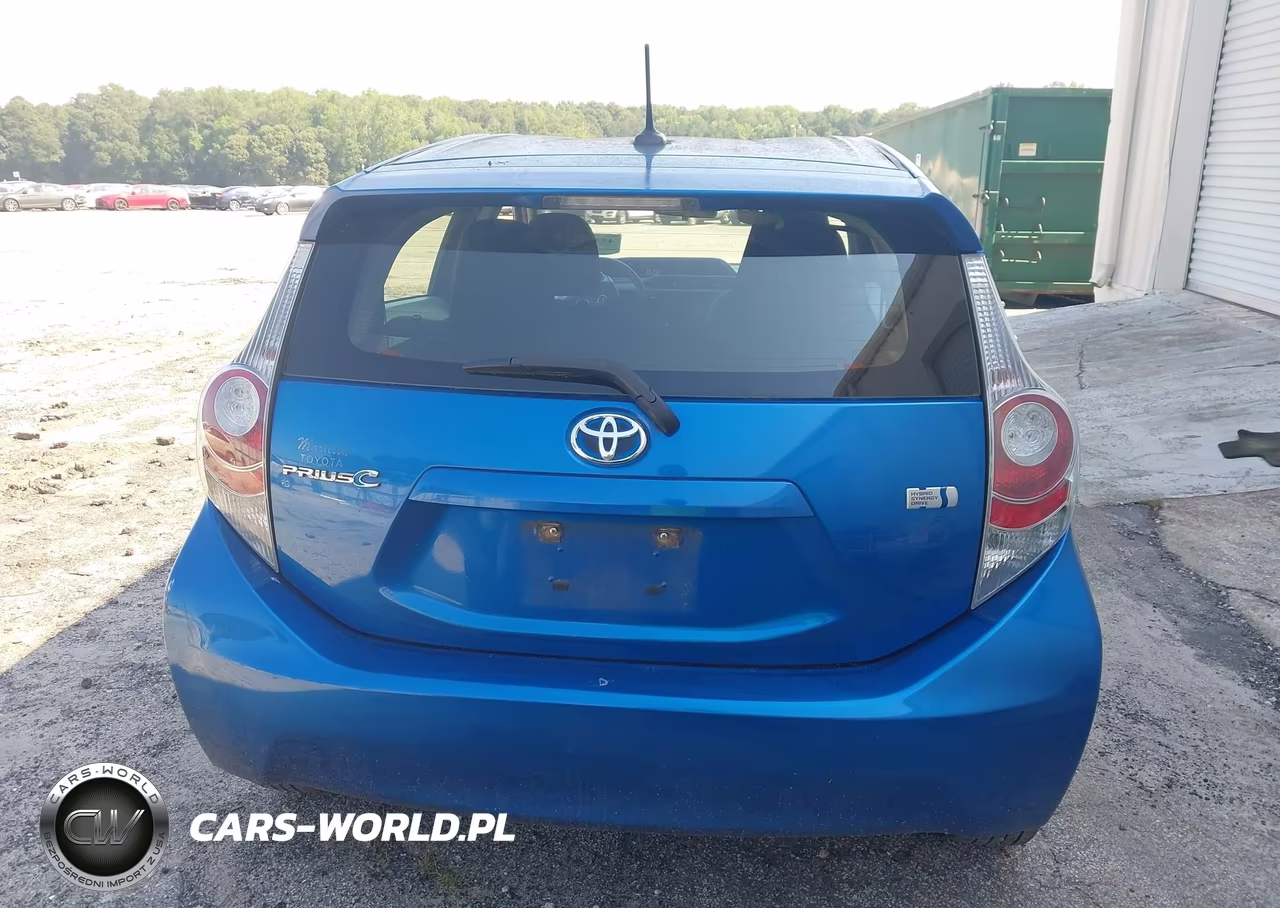 2013 Toyota Prius C Three VIN:JTDKDTB33D1555580 - 16