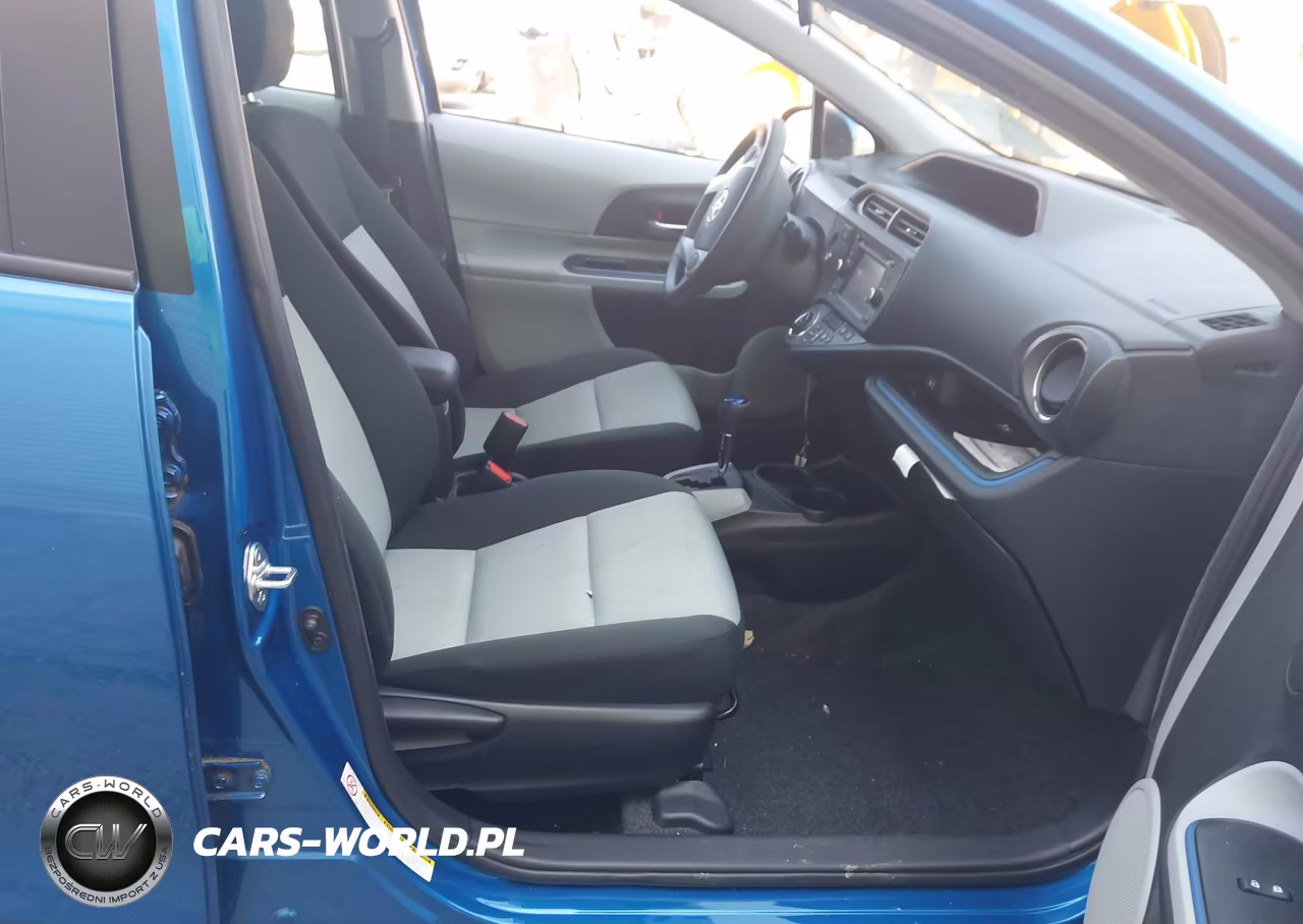 2013 Toyota Prius C Three VIN:JTDKDTB33D1555580 - 5