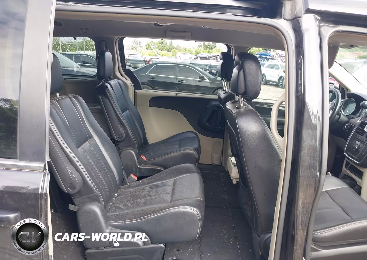 2015 Chrysler Town & Country Touring VIN:2C4RC1BG5FR563154 - 8
