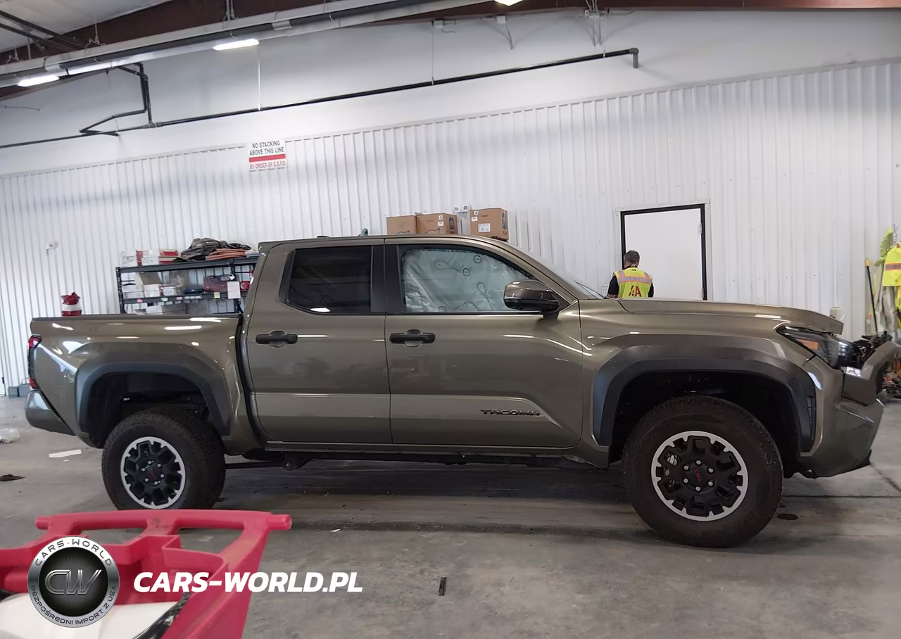 2025 Toyota Tacoma Trd Off Road VIN:3TMLB5JN4SM092776 - 13