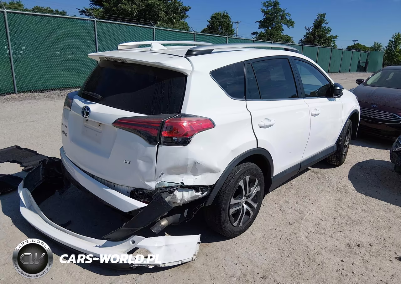 2018 Toyota Rav4 Le VIN:2T3ZFREVXJW477207 - 4