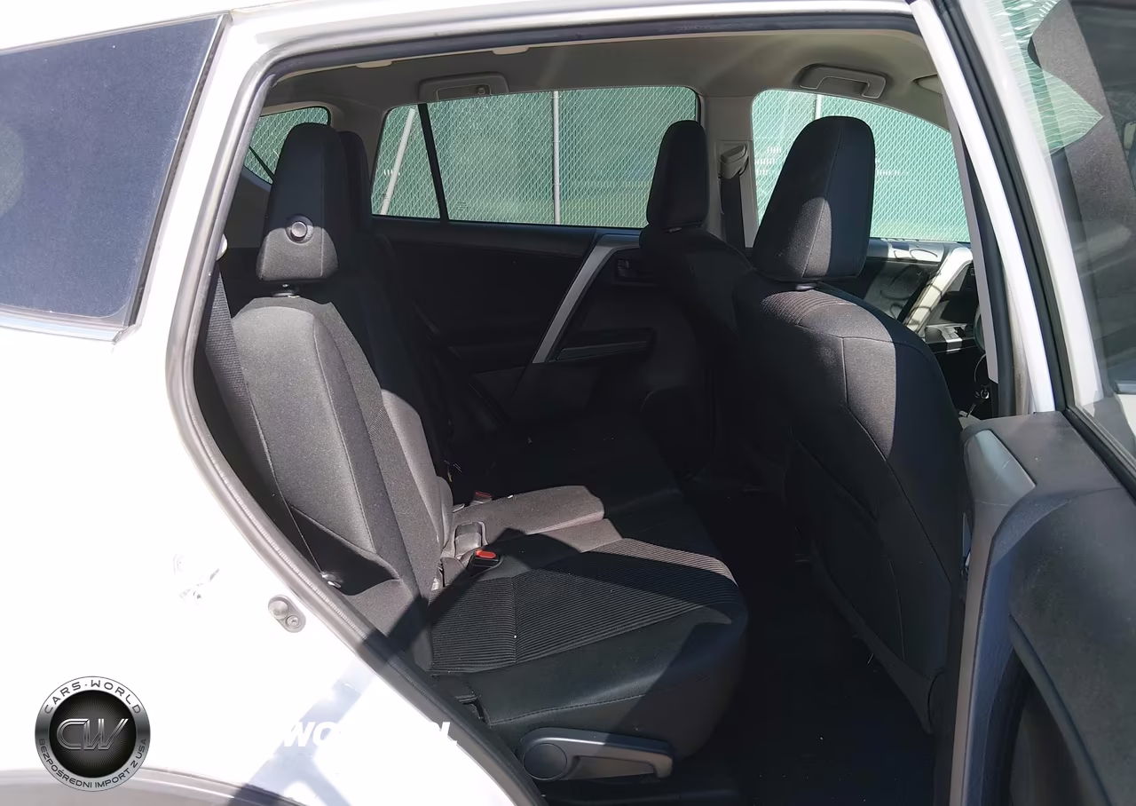 2018 Toyota Rav4 Le VIN:2T3ZFREVXJW477207 - 8