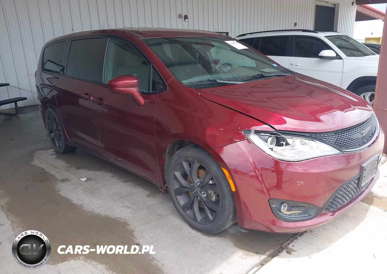 2018 Chrysler Pacifica Touring Plus