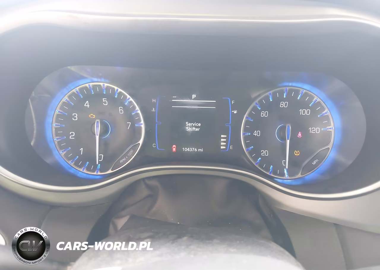2018 Chrysler Pacifica Touring Plus VIN:2C4RC1FG5JR193911 - 7