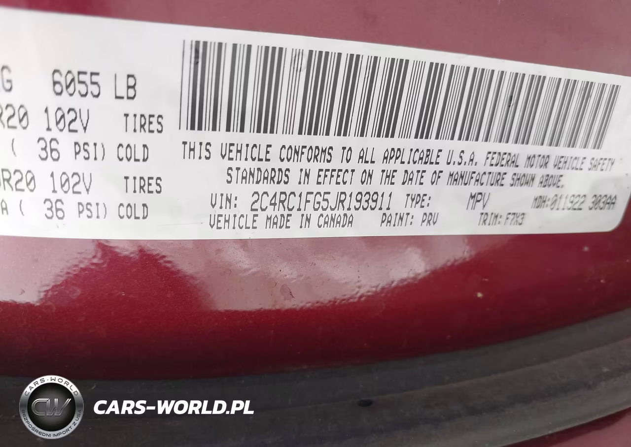 2018 Chrysler Pacifica Touring Plus VIN:2C4RC1FG5JR193911 - 9