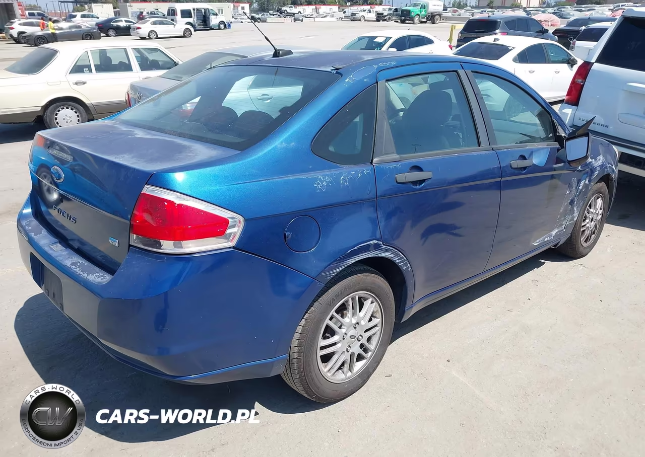 2009 Ford Focus Se VIN:1FAHP35N49W176652 - 4