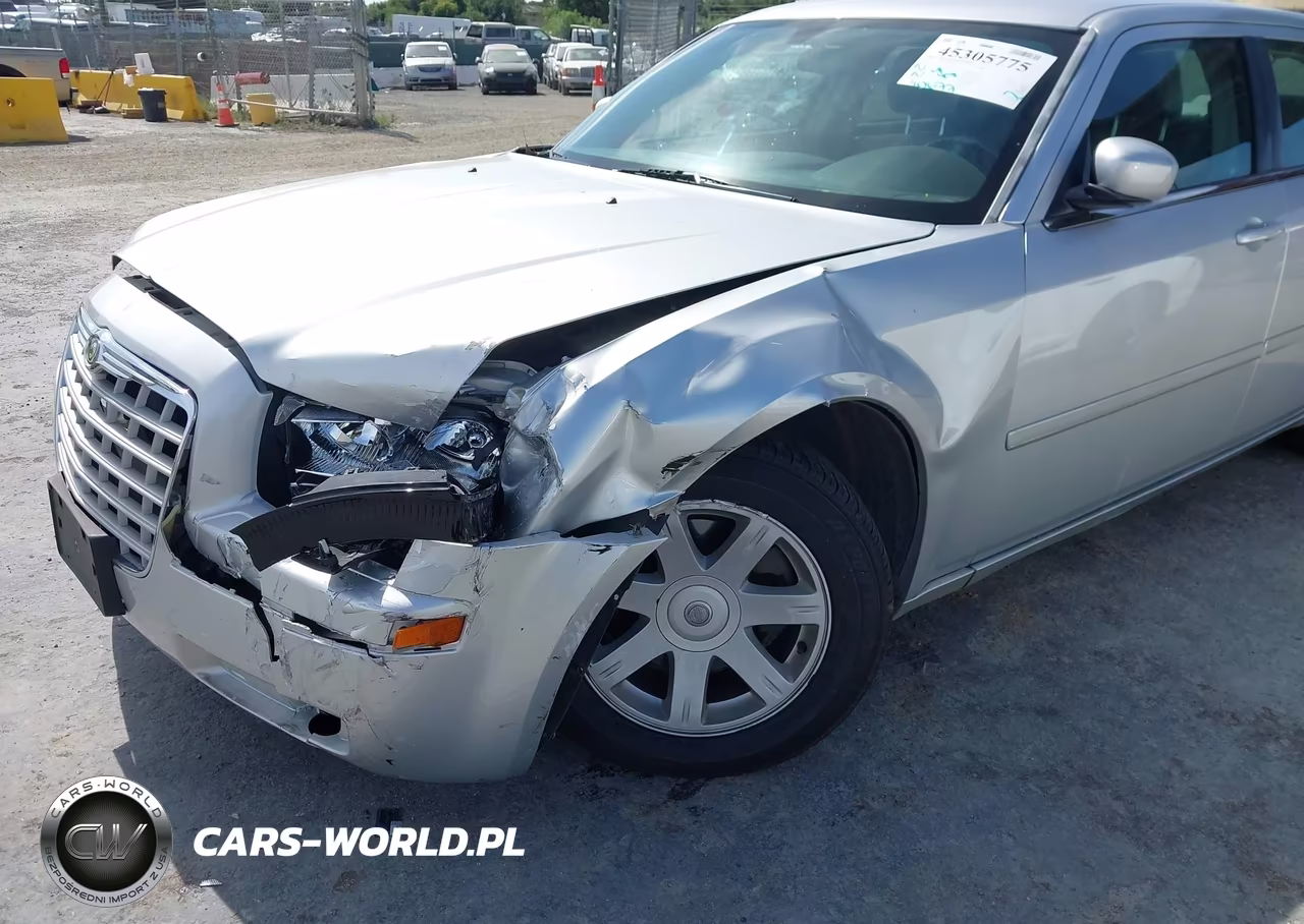 2005 Chrysler 300 Touring VIN:2C3AA53G55H597631 - 12