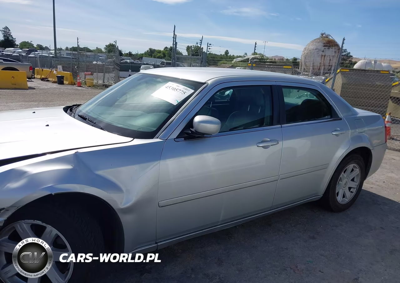 2005 Chrysler 300 Touring VIN:2C3AA53G55H597631 - 16