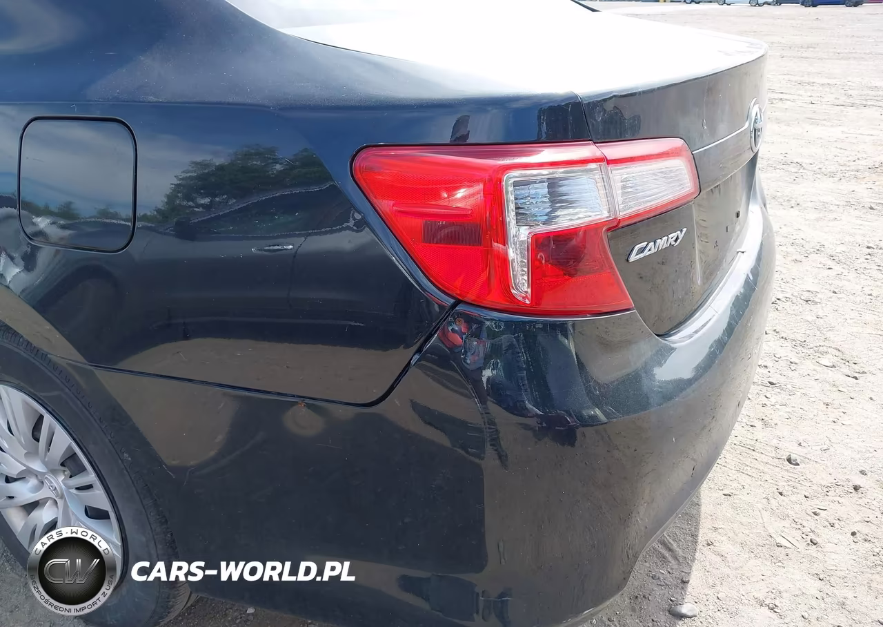 2013 Toyota Camry Le VIN:4T4BF1FK7DR327758 - 18