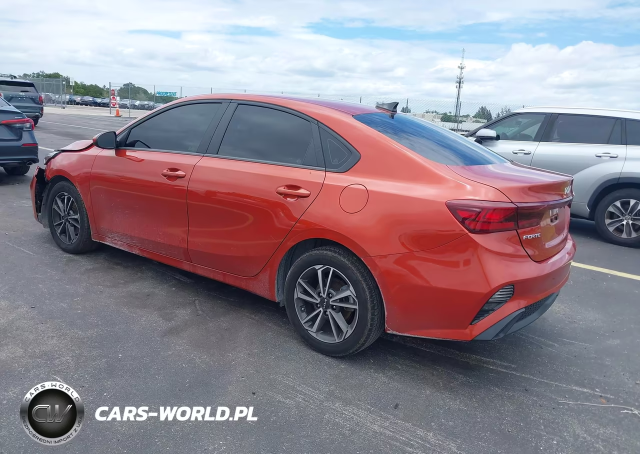 2022 Kia Forte Lxs VIN:3KPF24AD8NE429513 - 3