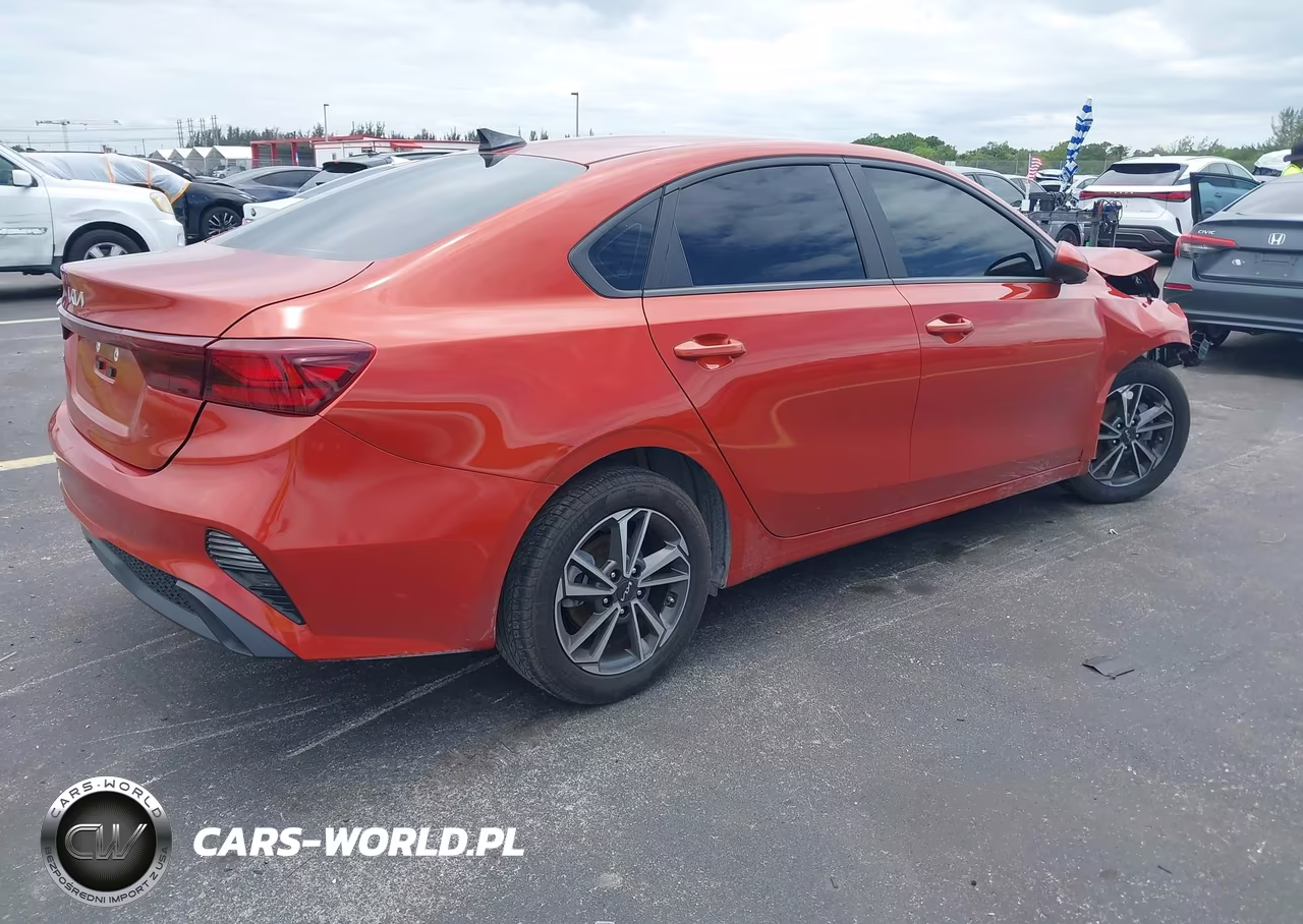 2022 Kia Forte Lxs VIN:3KPF24AD8NE429513 - 4