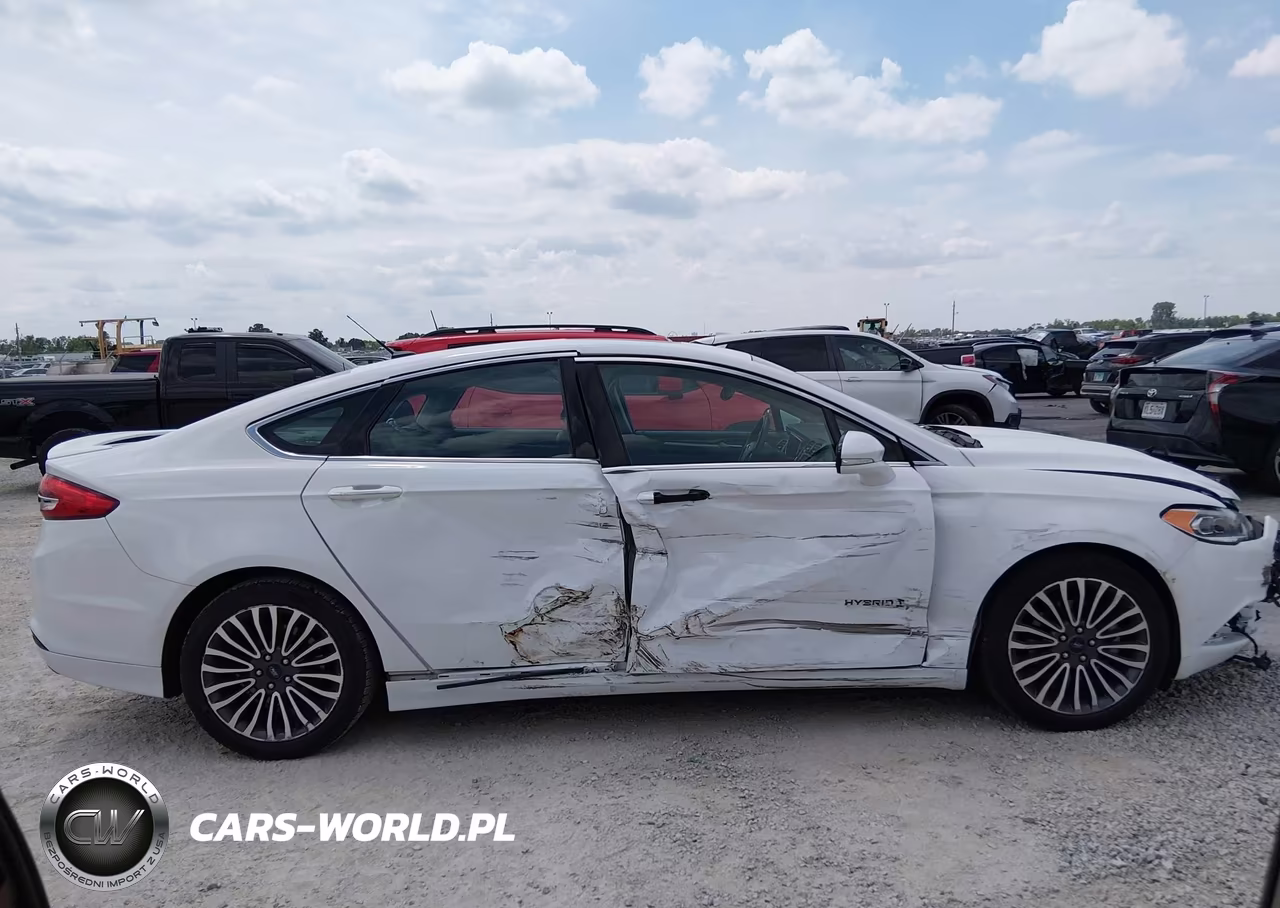2017 Ford Fusion Hybrid Titanium VIN:3FA6P0RU9HR286136 - 13