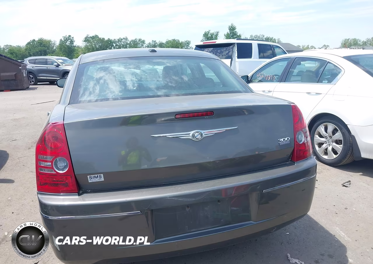 2010 Chrysler 300 Touring-Signature Series-Executive Series VIN:2C3CA5CV3AH182650 - 16