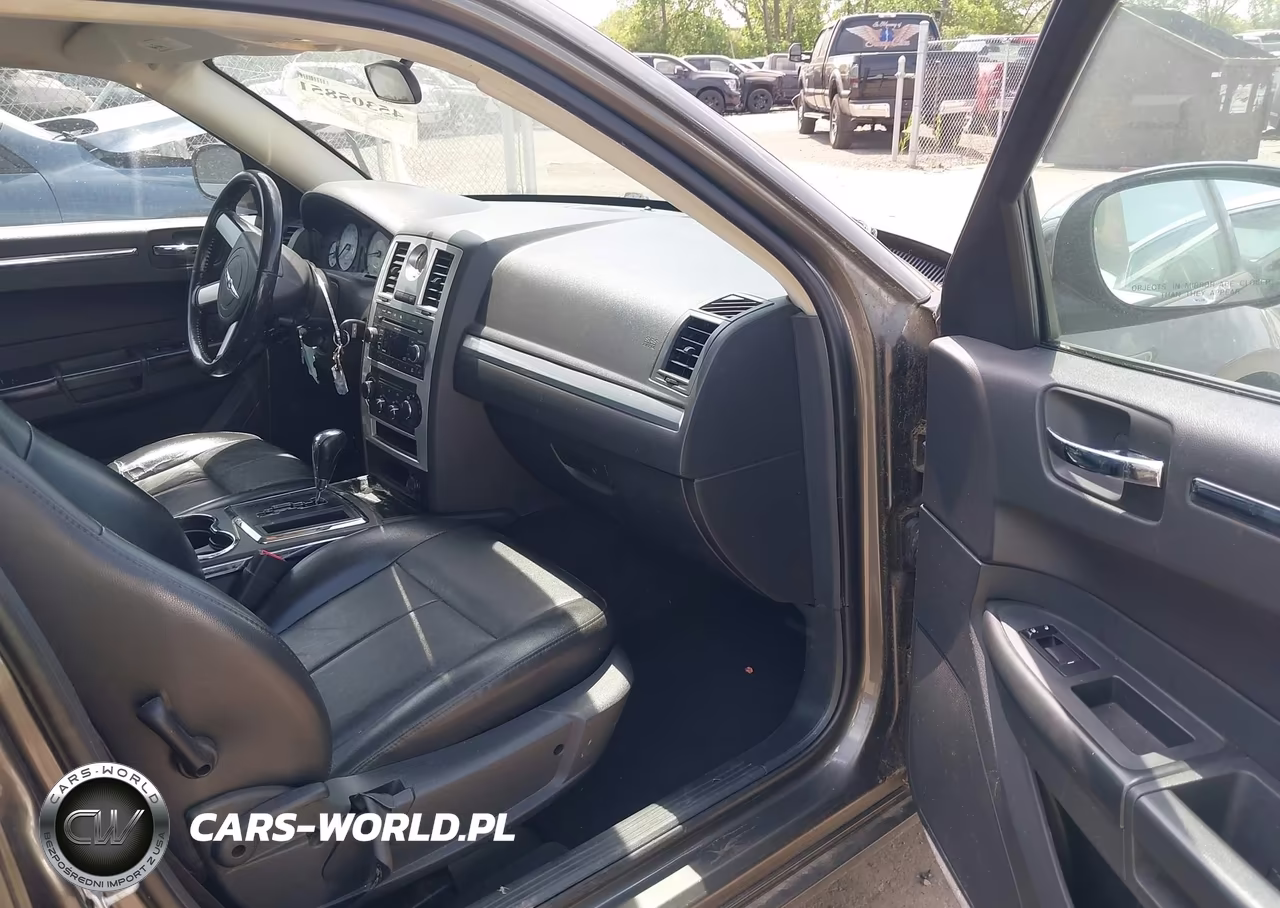 2010 Chrysler 300 Touring-Signature Series-Executive Series VIN:2C3CA5CV3AH182650 - 5