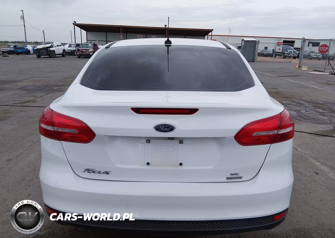 2018 Ford Focus Se VIN:1FADP3FEXJL312544 - 16