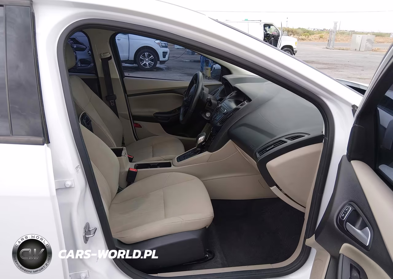 2018 Ford Focus Se VIN:1FADP3FEXJL312544 - 5