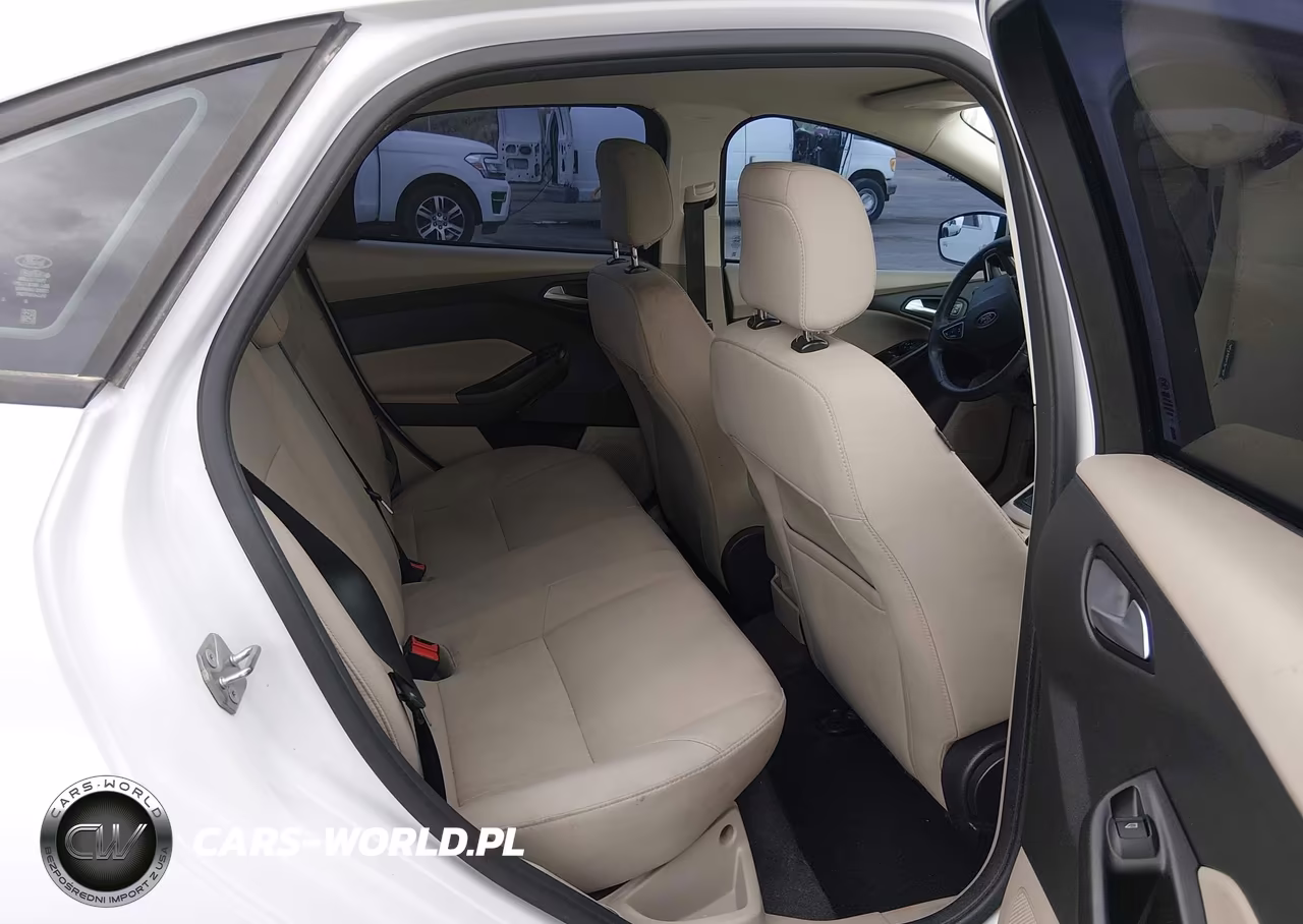 2018 Ford Focus Se VIN:1FADP3FEXJL312544 - 8