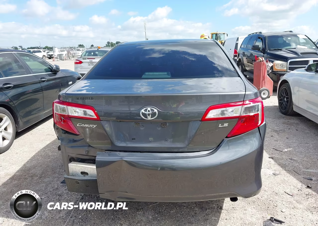 2014 Toyota Camry Le VIN:4T1BF1FK8EU408943 - 14