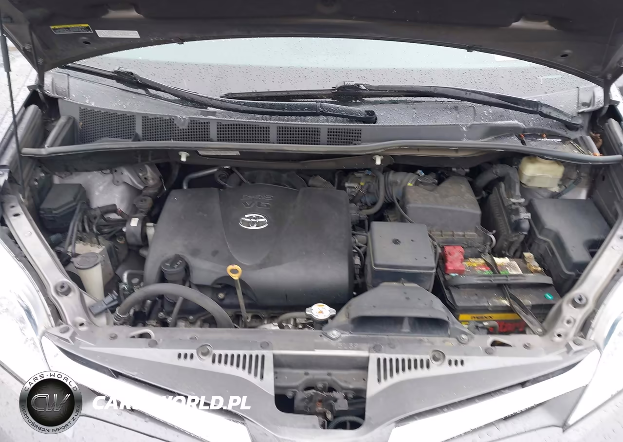 2018 Toyota Sienna Xle 7 Passenger VIN:5TDDZ3DC0JS190992 - 10