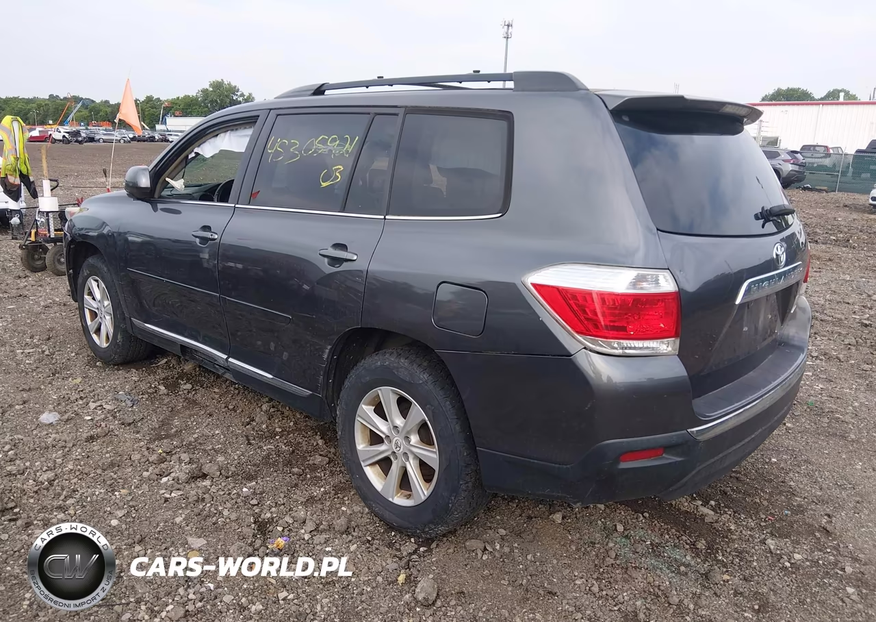 2013 Toyota Highlander Se V6 VIN:5TDBK3EH8DS186389 - 3
