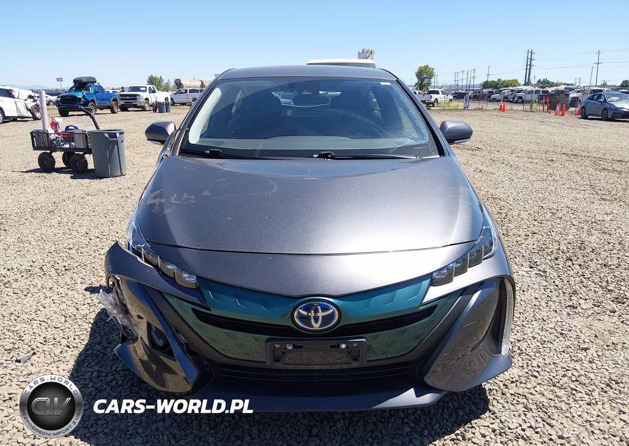 2018 Toyota Prius Prime Plus VIN:JTDKARFP0J3103255 - 12