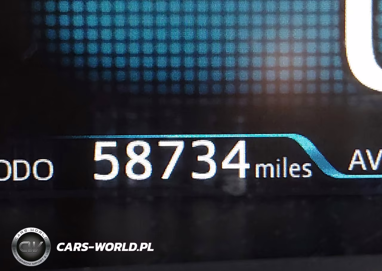 2018 Toyota Prius Prime Plus VIN:JTDKARFP0J3103255 - 15