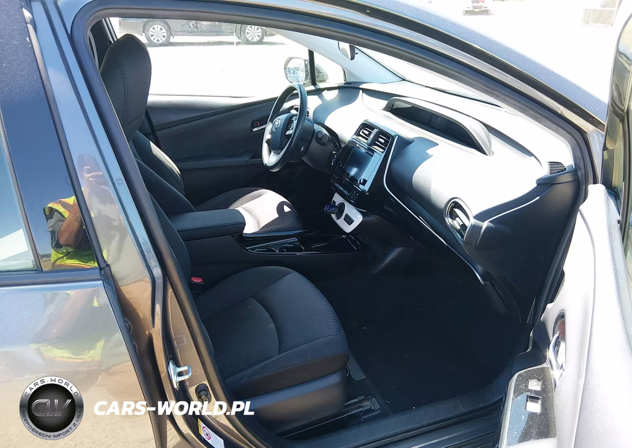 2018 Toyota Prius Prime Plus VIN:JTDKARFP0J3103255 - 5