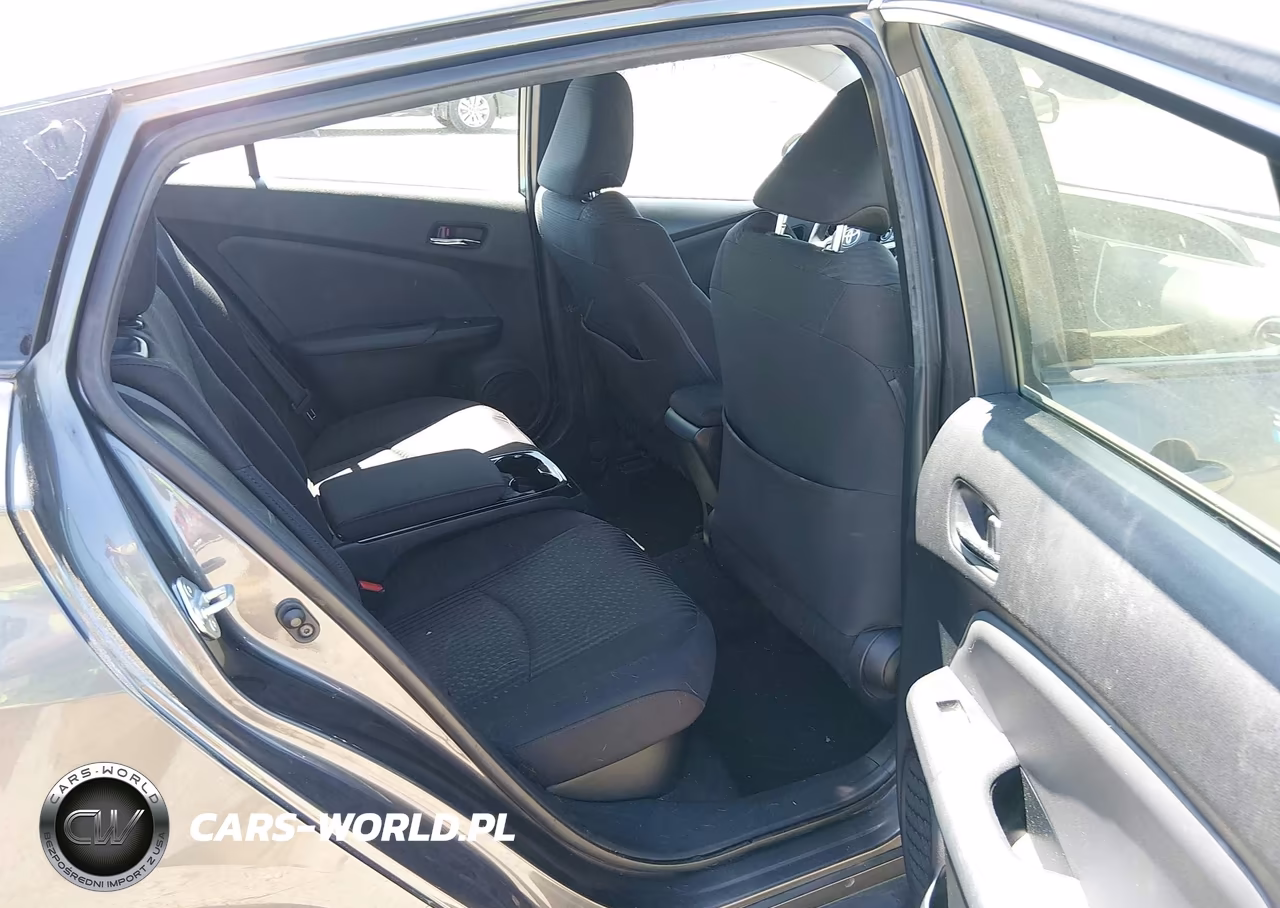 2018 Toyota Prius Prime Plus VIN:JTDKARFP0J3103255 - 8