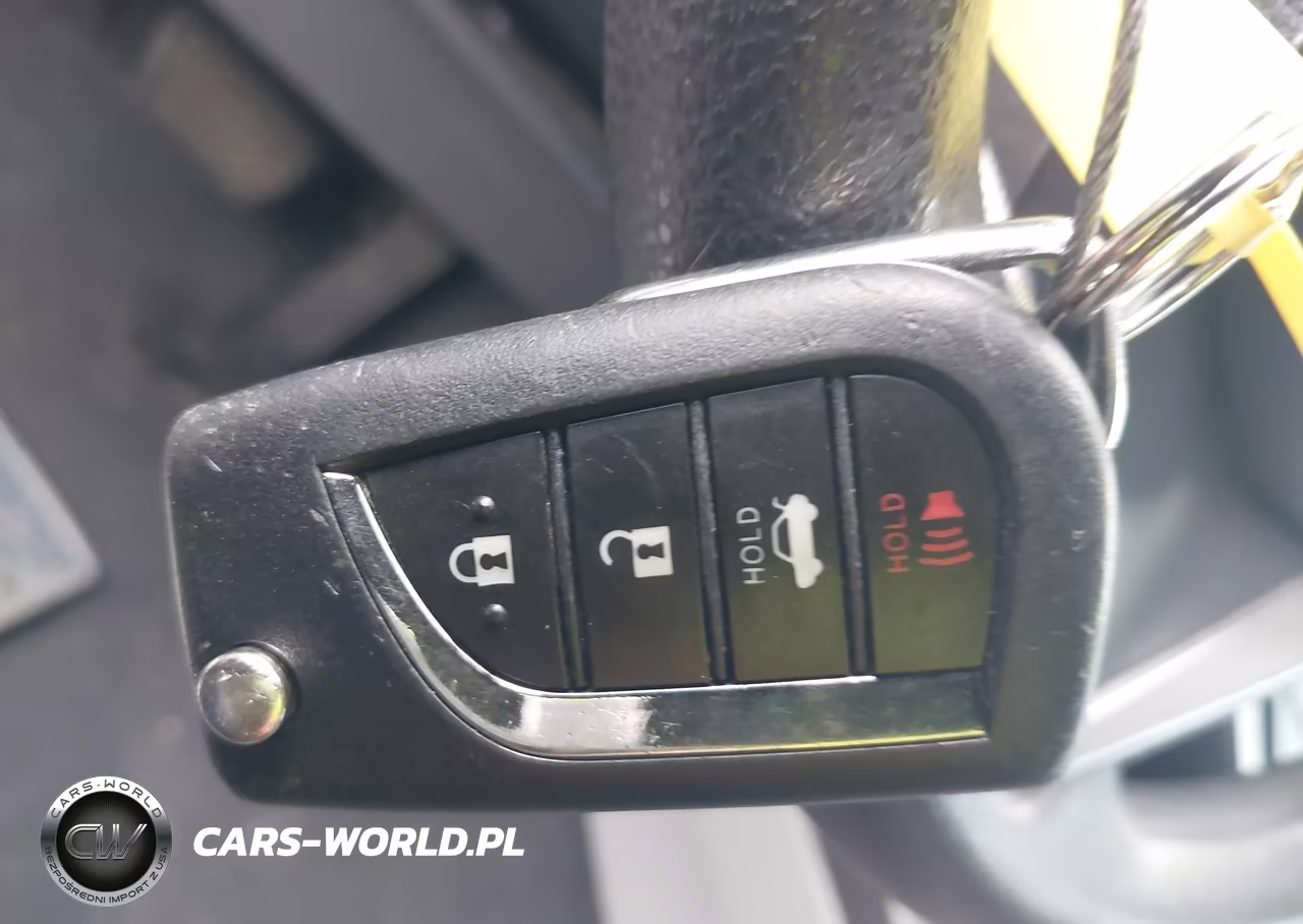 2021 Toyota Camry Le VIN:4T1C11AK0MU564970 - 11