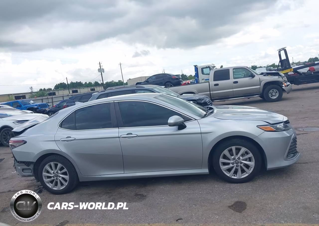 2021 Toyota Camry Le VIN:4T1C11AK0MU564970 - 13