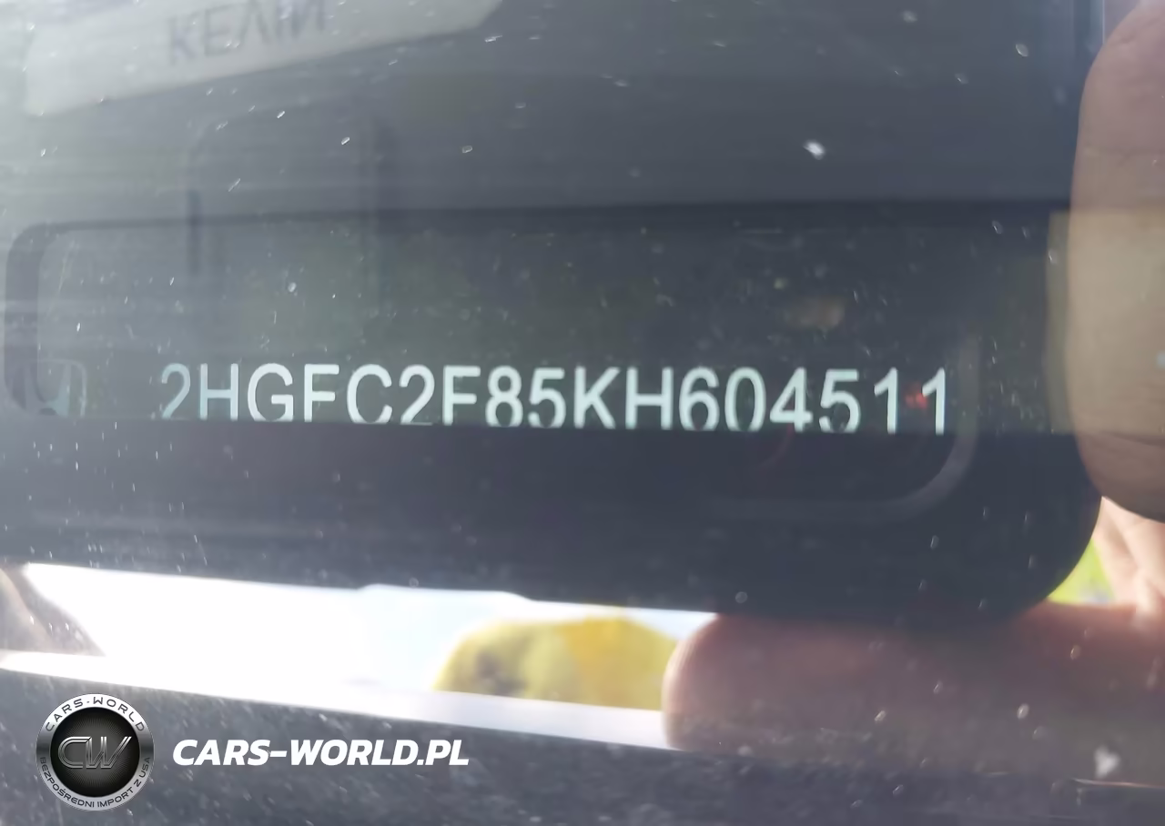 2019 Honda Civic Sport VIN:2HGFC2F85KH604511 - 17