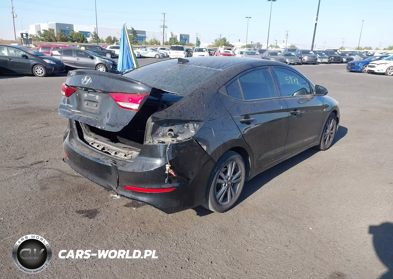 2018 Hyundai Elantra Sel VIN:5NPD84LFXJH214595 - 4