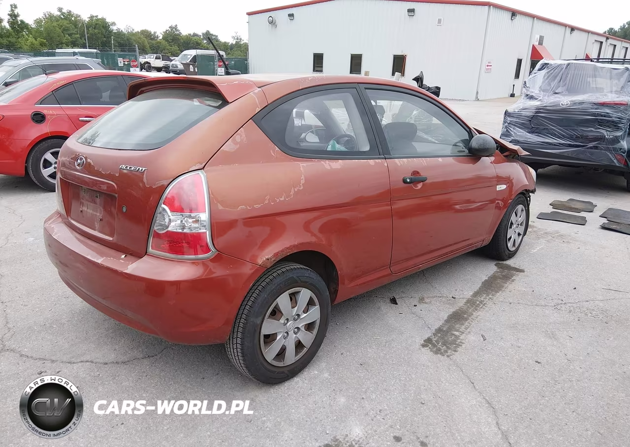 2009 Hyundai Accent Gs VIN:KMHCM36C59U106613 - 4
