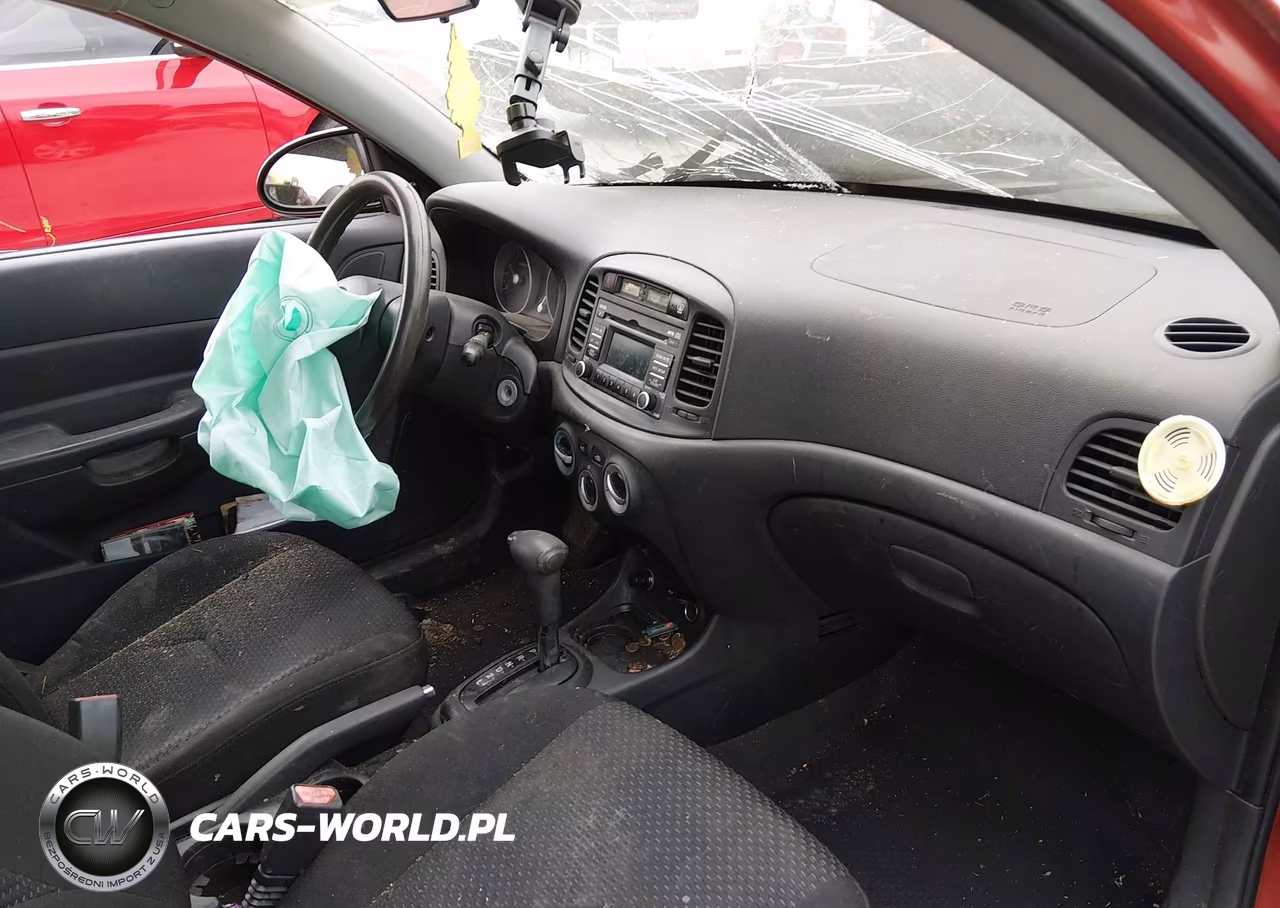 2009 Hyundai Accent Gs VIN:KMHCM36C59U106613 - 5