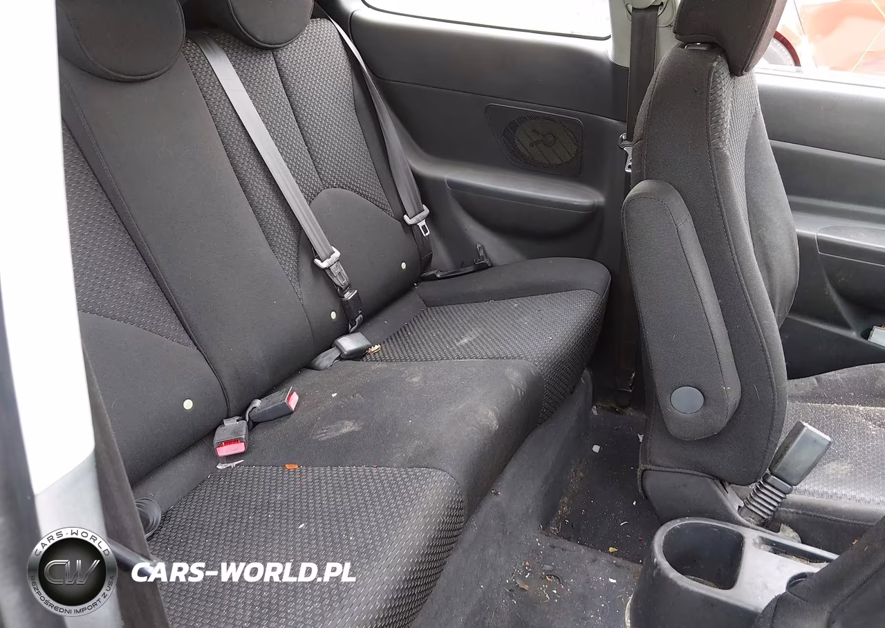 2009 Hyundai Accent Gs VIN:KMHCM36C59U106613 - 8