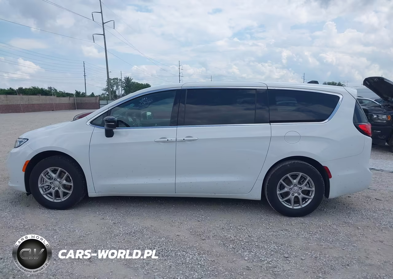 2026 Chrysler Pacifica Select VIN:2C4RC1BG3TR270932 - 14