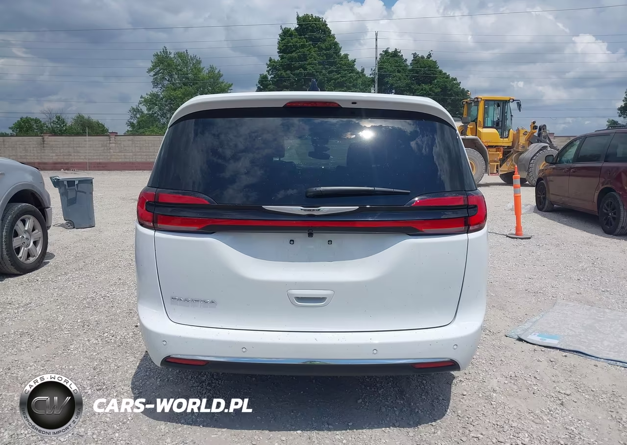 2026 Chrysler Pacifica Select VIN:2C4RC1BG3TR270932 - 16