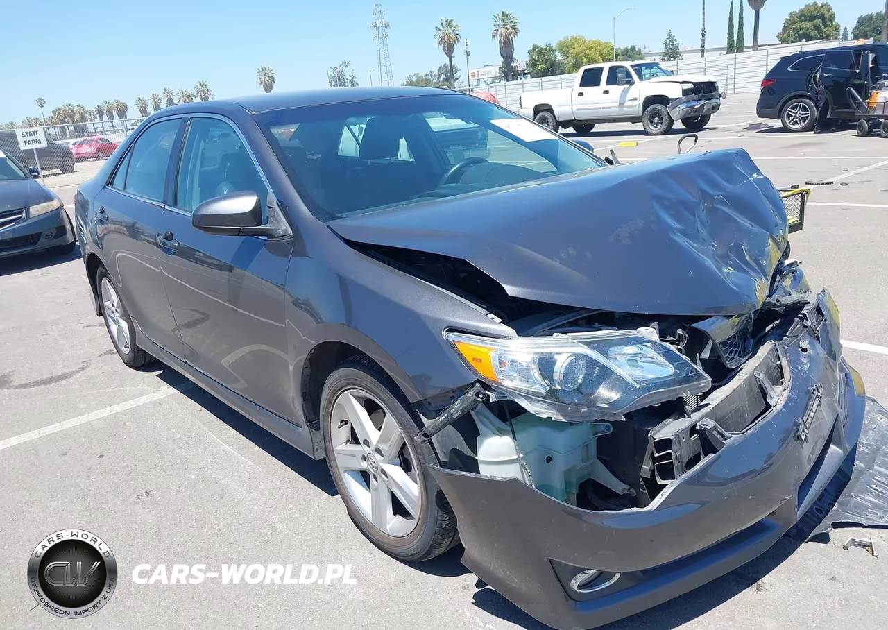 2014 Toyota Camry Se – zdjęcie 1 z 16