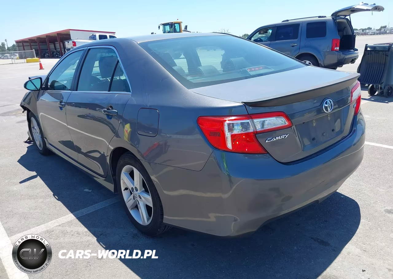 2014 Toyota Camry Se VIN:4T1BF1FK2EU781475 - 3