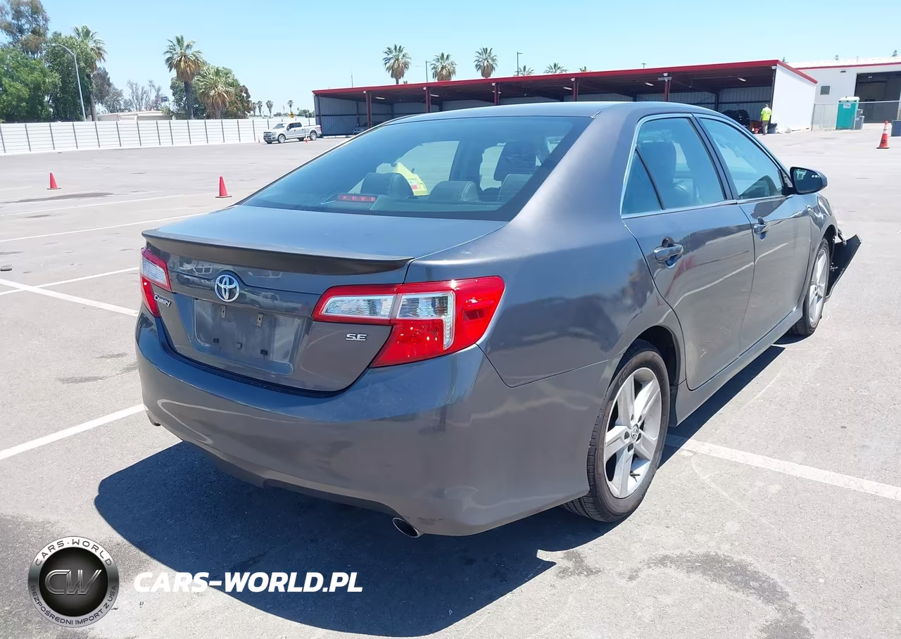 2014 Toyota Camry Se VIN:4T1BF1FK2EU781475 - 4